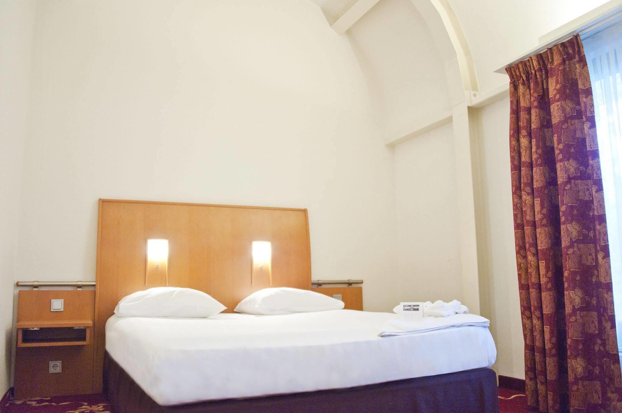 Hotel Het Witte Paard Эттен-Леур Экстерьер фото